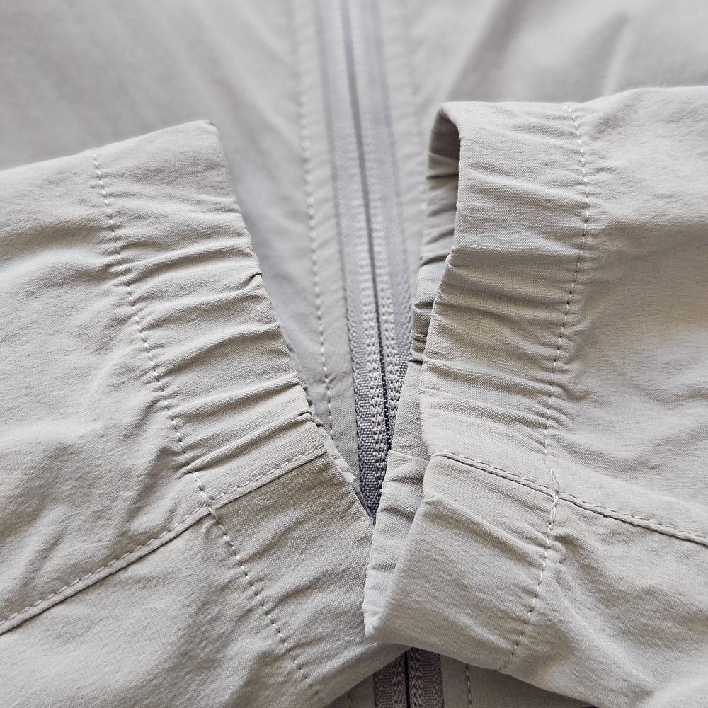 Northface Lightweight Nylon Jacket - Picture 5 of 8